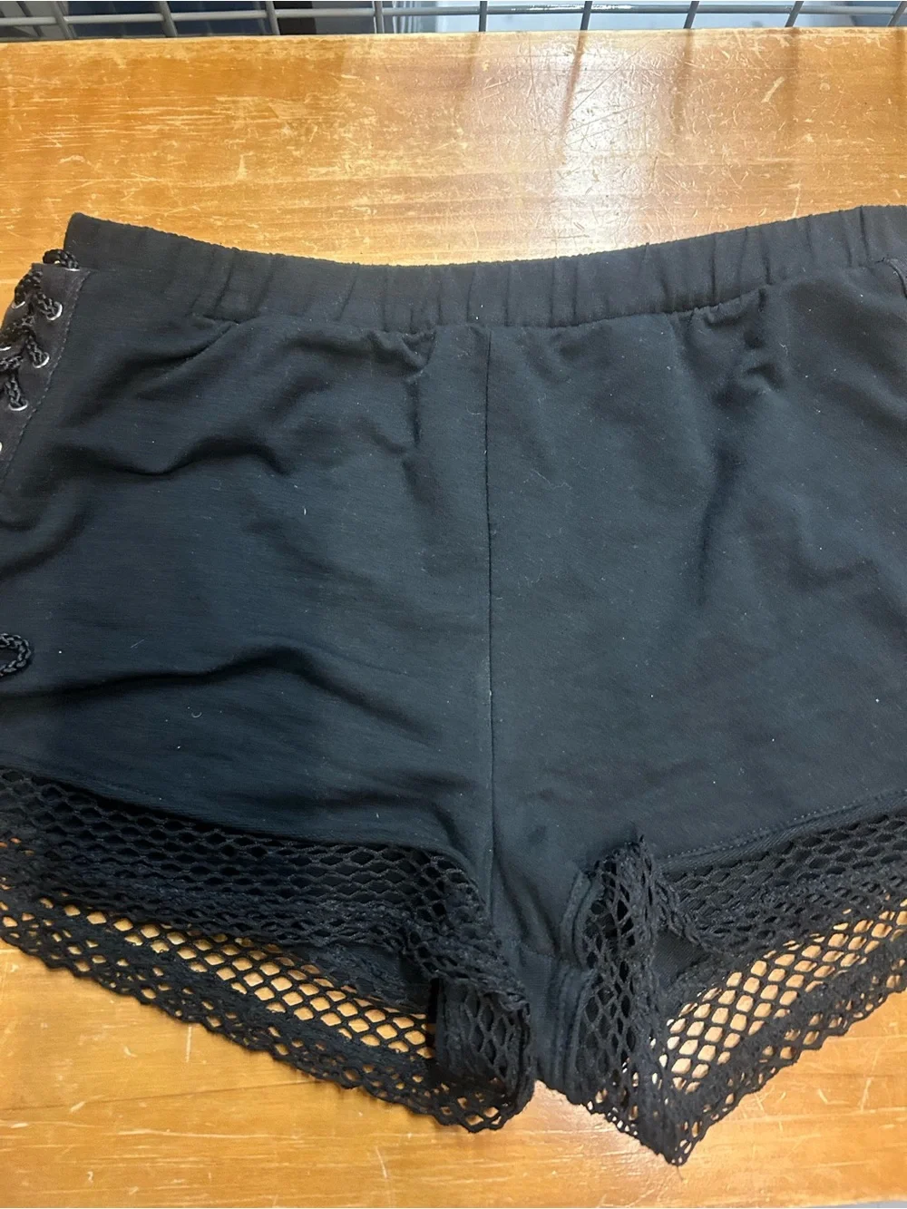 Hot Topic Black Lace-Up mesh Trim Women’s Shorts 🩳 L - Picture 3 of 8